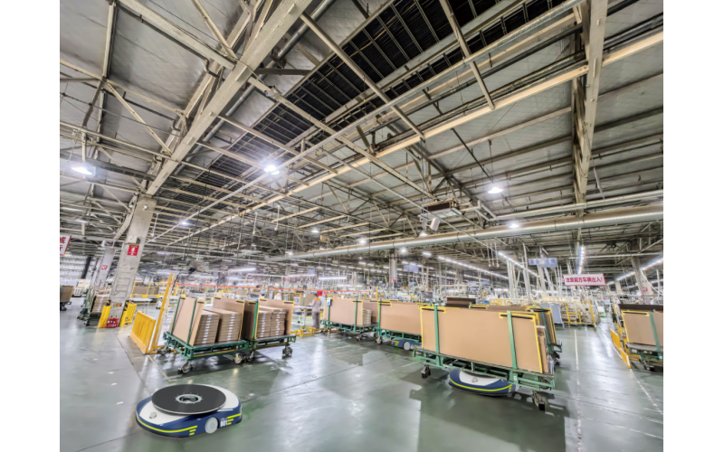 家具制造业50台AMR潜伏机器人集群